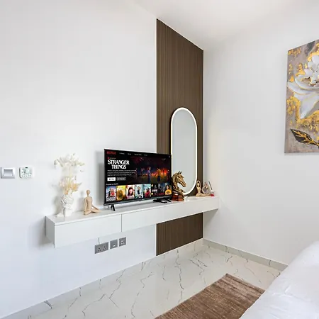 Stylish Studio With Stunning Views In Dubailand Exterior photo
