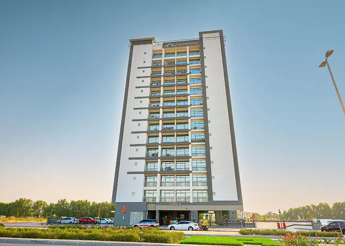Stylish Studio With Stunning Views In Dubailand