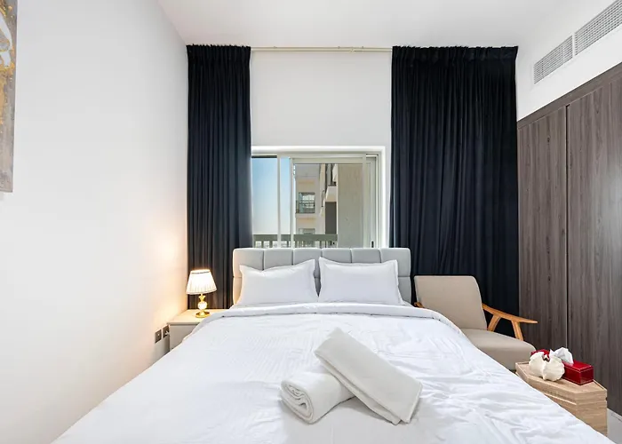 Stylish Studio With Stunning Views In Dubailand