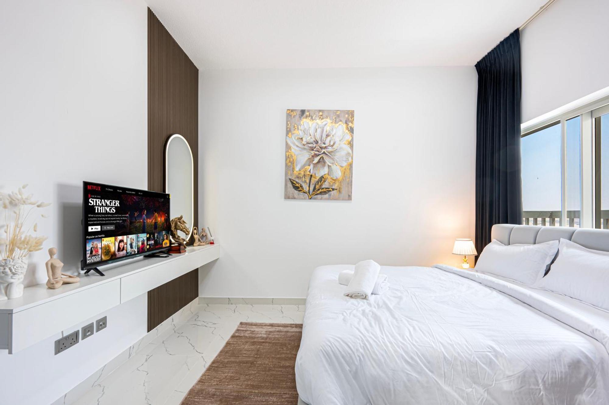 Stylish With Stunning Views In Dubailand Dubai
