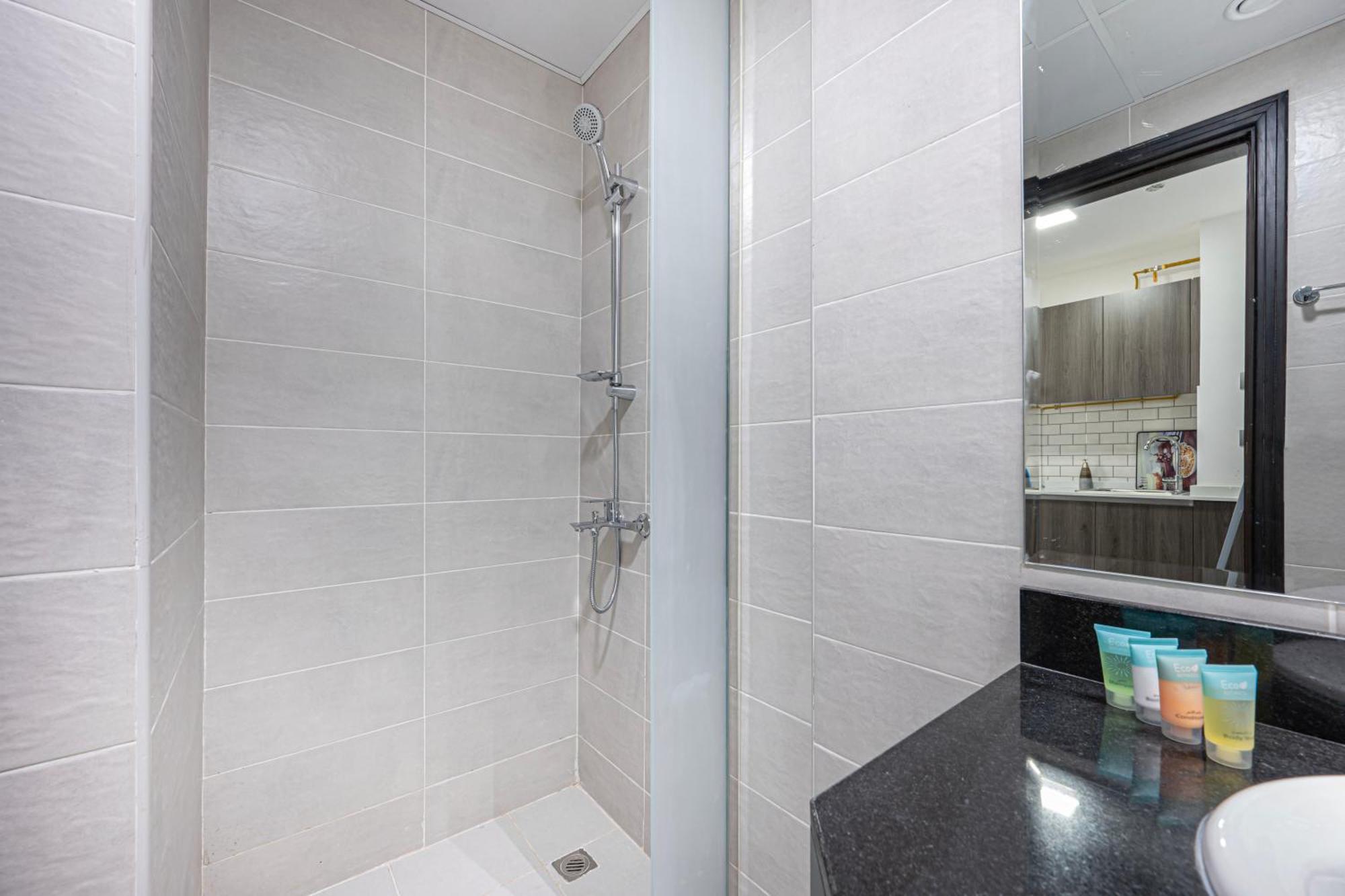 Stylish With Stunning Views In Dubailand Apartment *