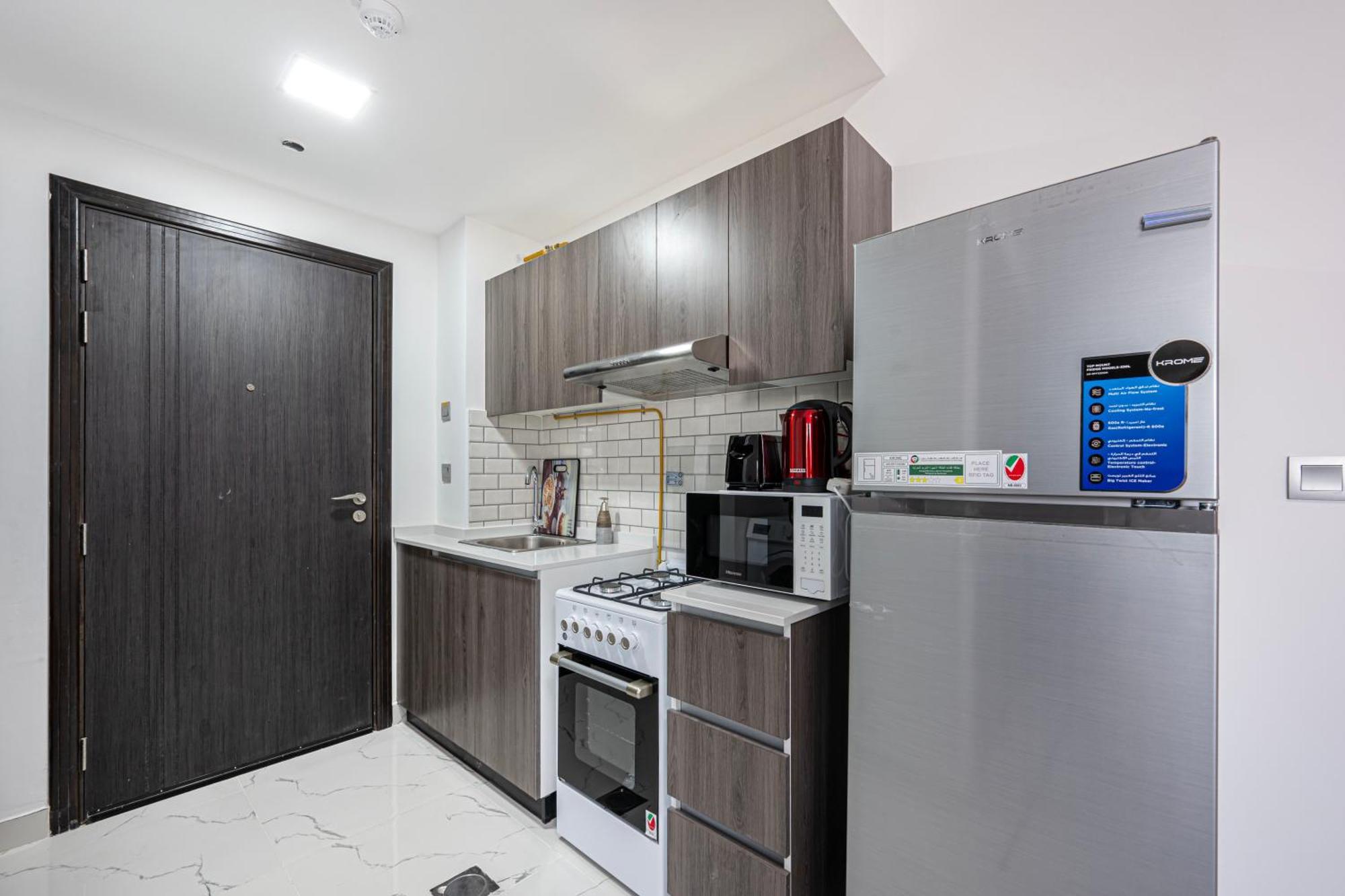 Stylish With Stunning Views In Dubailand Apartment Dubai