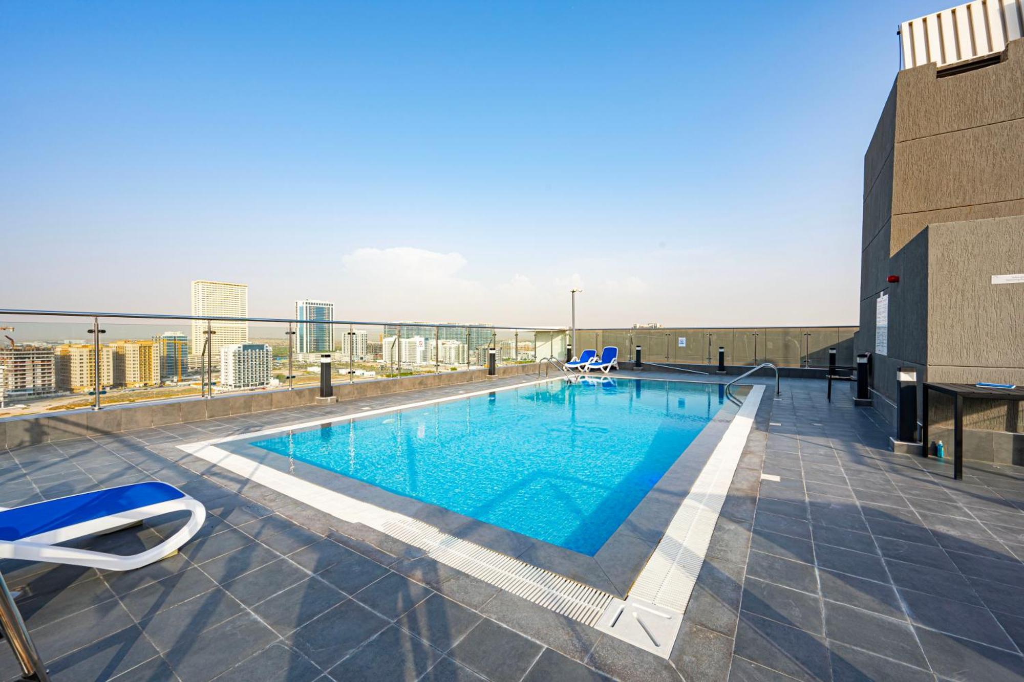 Apartment Stylish With Stunning Views In Dubailand