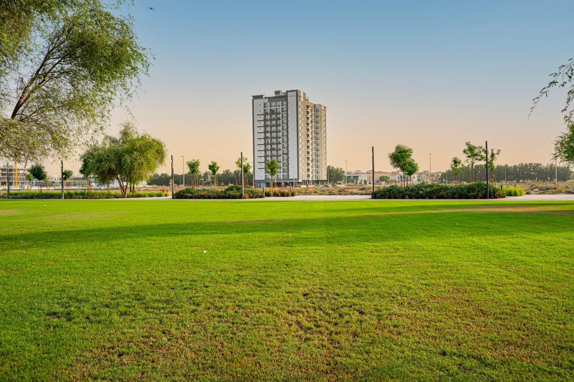 Stylish With Stunning Views In Dubailand Apartment Dubai