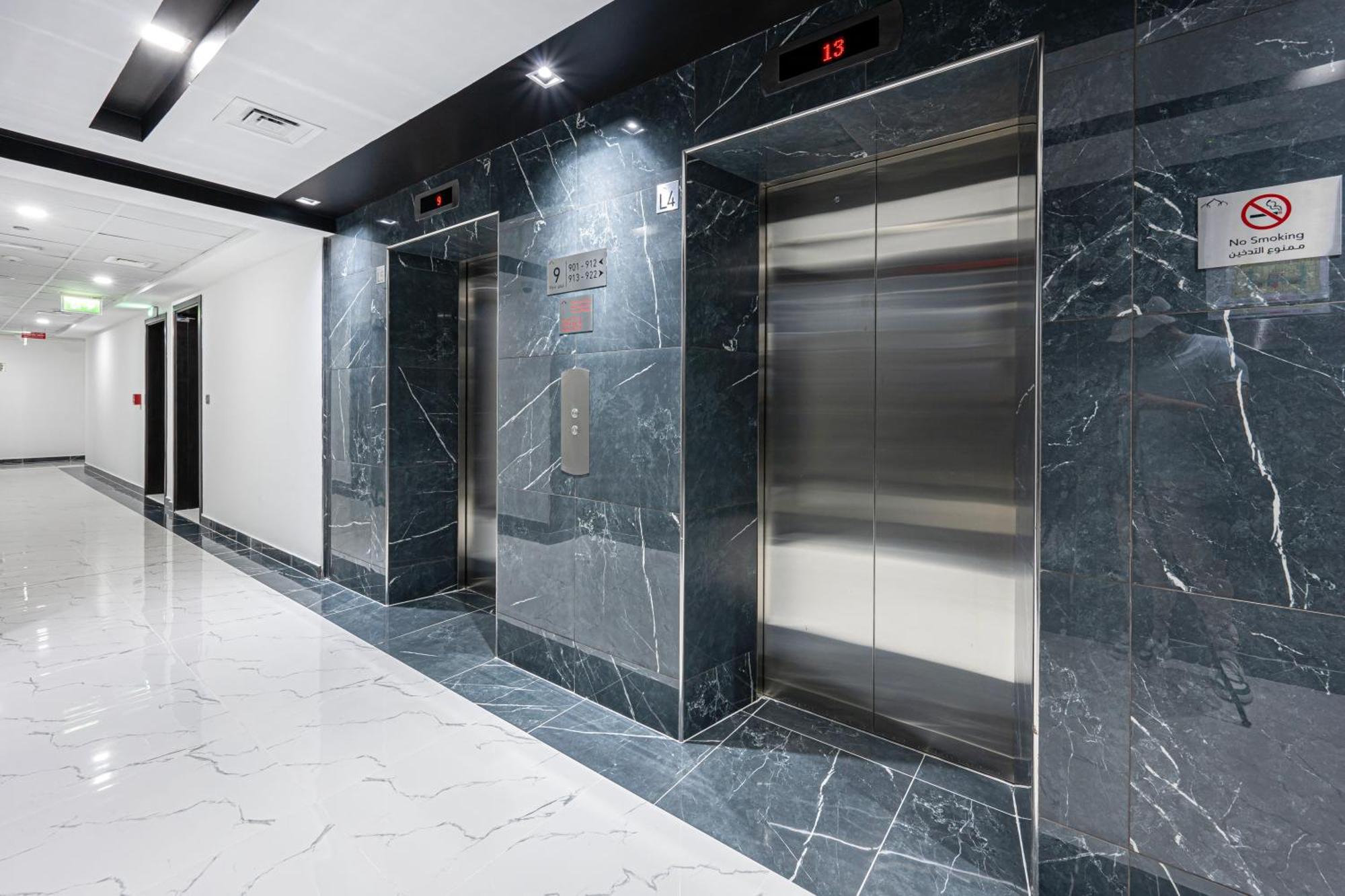 Stylish With Stunning Views In Dubailand Apartment *