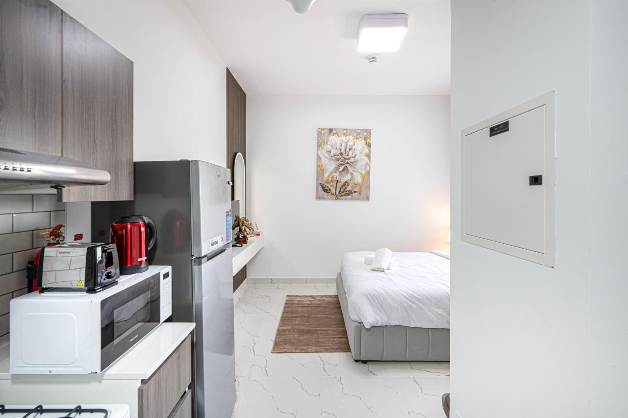 Apartment Stylish With Stunning Views In Dubailand *